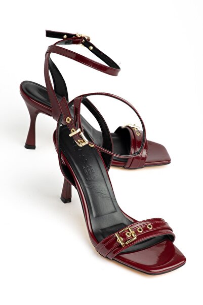 Moda Eleysa Kaylee Women's Burgundy Patent Leather Blunt Toe Buckle Heeled Shoes