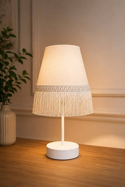 VENON Lünessa | |   White Foot | |   Cream Hat | |   Cream Tassel > Modern La...