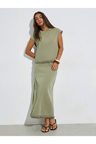 Styli Green Solid Fringe Hem Top and Midi Skirt Set