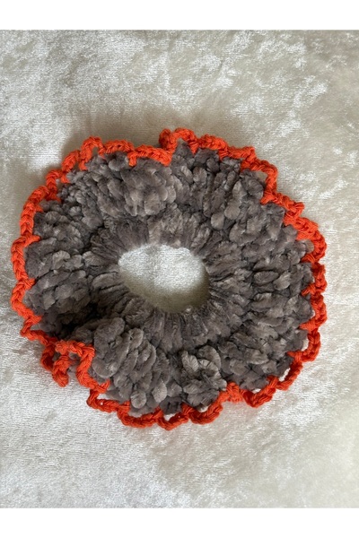 Poshy Atelier Knitted Scrunchie Bun Clip Hair Accessory