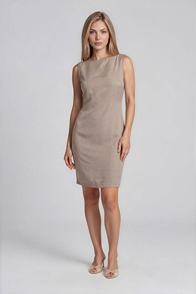 Vitrin Zero Sleeve Midi Dress