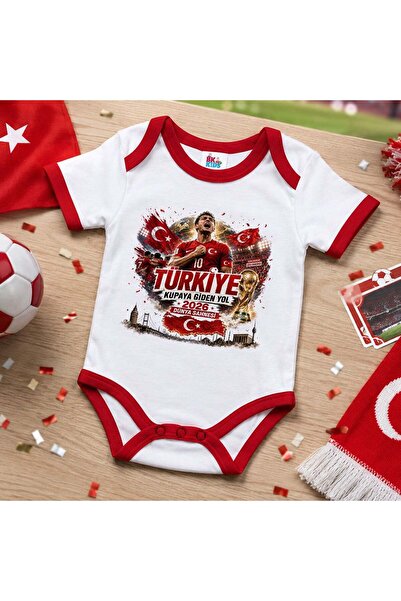 Bk Gift بدلة أطفال حمراء بتصميم كأس العالم 2026 بتصميم مشجعي تركيا - 3 قطع بت...