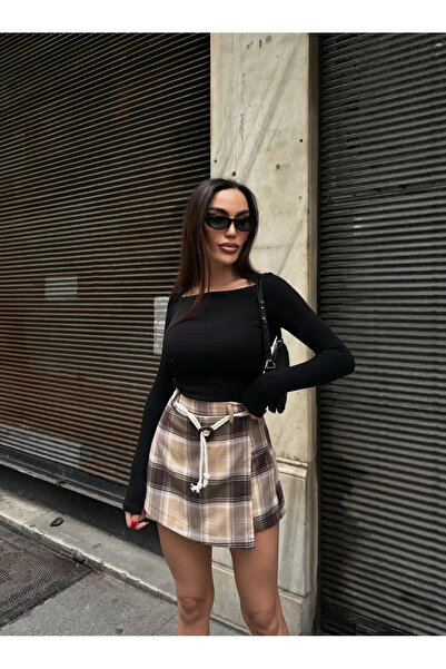Caddebostan Moda تنورة قصيرة منقوشة بتفاصيل حزام
