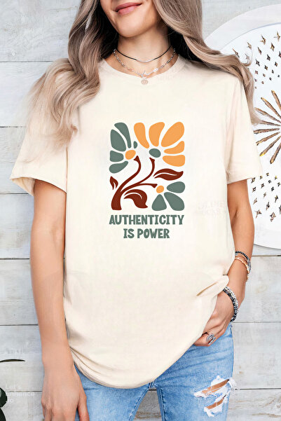 Sarah's Boutique Women's T-shirt – 100% cotton – Authenticity Power