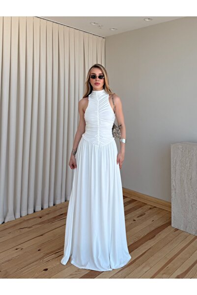 Laluvia Rochie albă lungă cu guler halter și drapaj - 8522