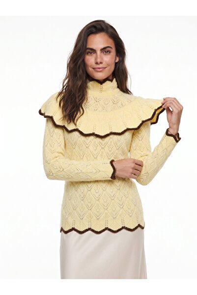 ONLOOX Butter Embossed Knitwear Half Turtleneck White Striped Ruffle Detailed...