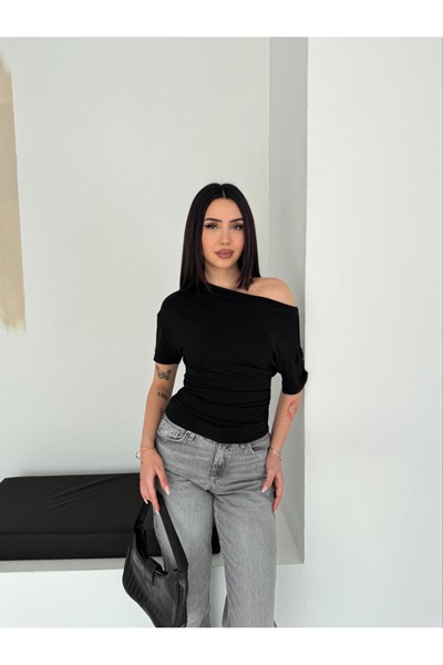 Mels Bele Oturan Kayık Yaka Doğal Viskon Bluz