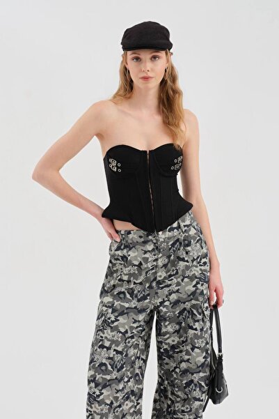 tw3 Women's Corset with Covered Bust and Underwire Buckle Detail