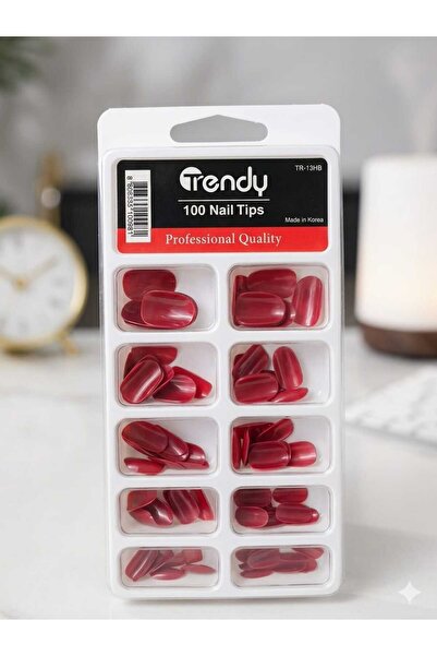 tendy Tandi's fingernails