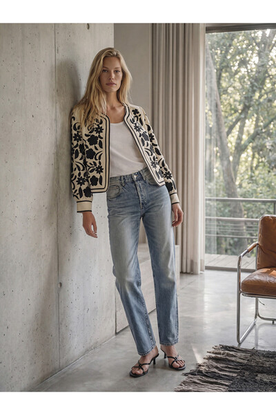 LC Waikiki Crew Neck Embroidered Women's Jacket