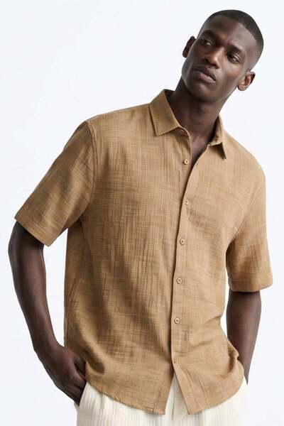 BARRELS AND OIL Men's Short Sleeve Shirt - Brown