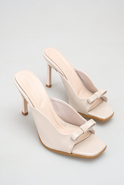 meyra'nın ayakkabıları Women's Accessory Detailed Heeled Sandals in Patent Le...