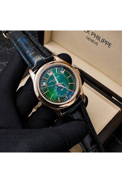 watchee Master quality automatic watch in leather strap