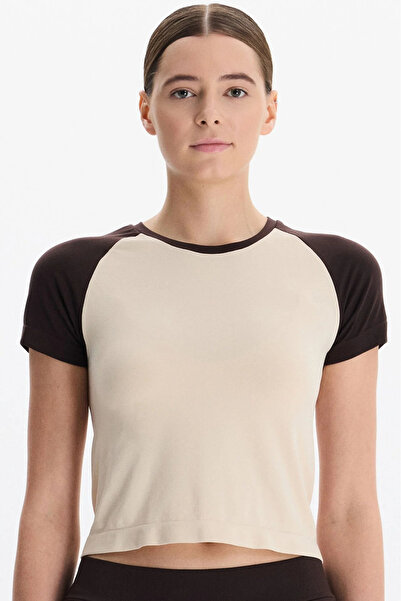 COMEUP Tricou scurt cu mâneci raglan, mâneci maro închis, mărime maro nisipiu