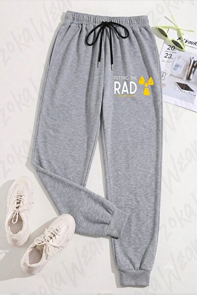 ZOKAWEAR بنطلون رياضي مطبوع عليه عبارة "Puting The Rad In Radiation Therapist...