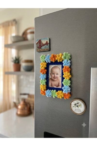 FlowerEver Kişiye Özel Fotoğraflı Şönil Çiçek Çerçeveli Magnet –Mavi Yeşil Sa...