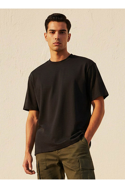 FAV Men Relaxed Fit Crew Neck Short Sleeves T-shirt