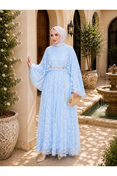 EFSUN MODA Flower-Patterned Lace Dress with Double Layered Veil and Gold Chai...