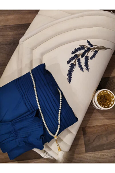 Generic This Is a Luxurious Prayer Set Featuring an Off-White Padded Prayer M...