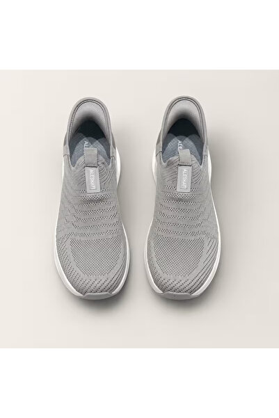 Bleco These breathable and comfortable men's athletic shoes feature a thick, ...