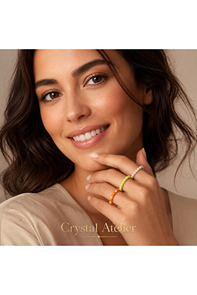 Crystal Atelier مجموعة من 3 خواتم ملونة مرصعة باللؤلؤ باللون الأخضر والبرتقال...