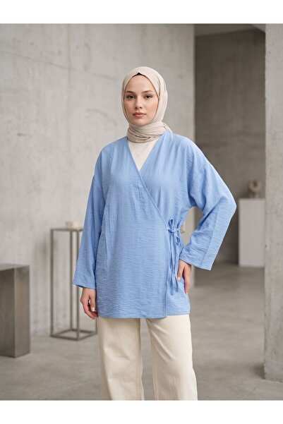 Generic Brand تونيك باللون الأزرق الفراولة مع أربطة جانبية