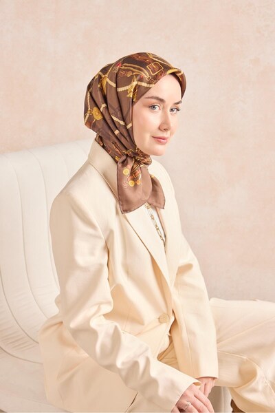 Silk Home وشاح حرير تويل بتفاصيل مفصلة باللون البني 90x90
