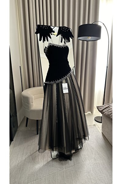 Nareen Fashion فستان سهرة فاخر باللون الأسود، بتصميم يجمع بين الأناقة الكلاسي...