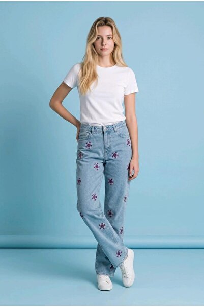 Kadın Çiçek Nakış İşlemeli Straight Fit Açık Mavi Denim Pantolon