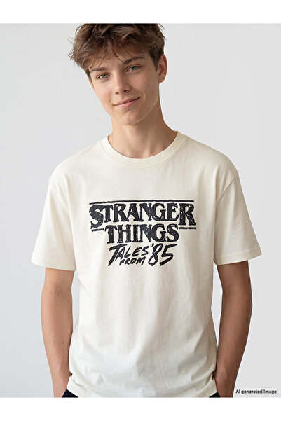 LC Waikiki تي شيرت NEVAVM للأولاد بياقة بيضاوية وطباعة Stranger Things