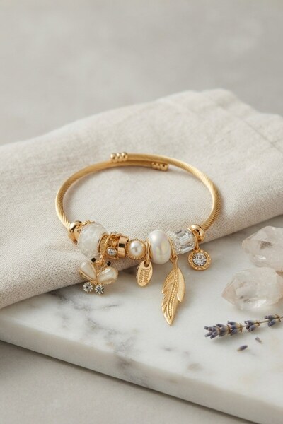 Inure Jewelry سوار على شكل فراشة بيضاء