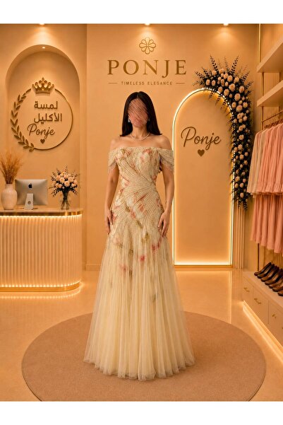 genric A Luxurious Evening Gown That Combines the Elegance of Classic Sophist...