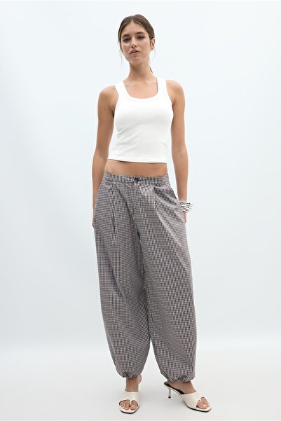 Stradivarius Ekose desenli balon pantolon