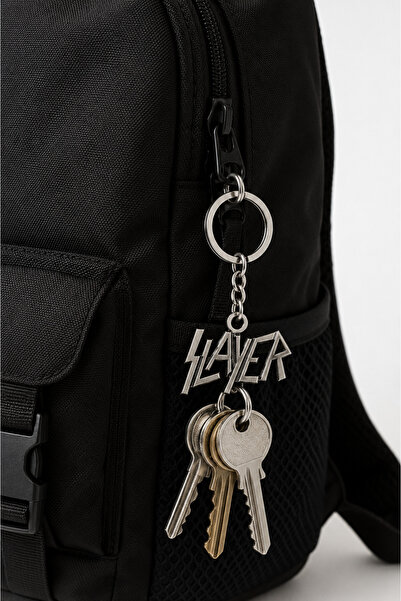 HER ŞEY NOTA www.herseynota.com Breloc metalic cu logo Slayer – Accesoriu pen...