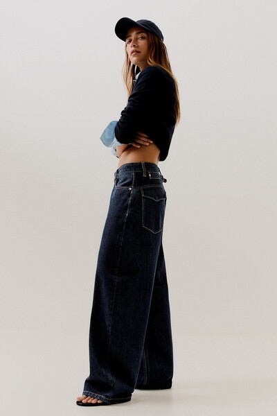 Bershka Arka tokalı barrel fit jean