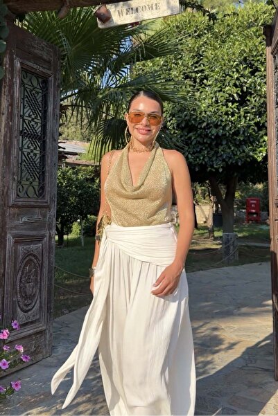 Gizem Ecemiş Glitter Gold Degaje Yaka Bluz