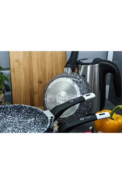 NO BRAND PATELNIA 22cm Inducție Gaz Strat antiaderent moale