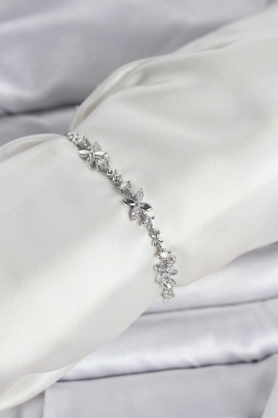 SORA GROUP Silver Color Clover Model Zircon Stone Women's Bracelet with Eleva...