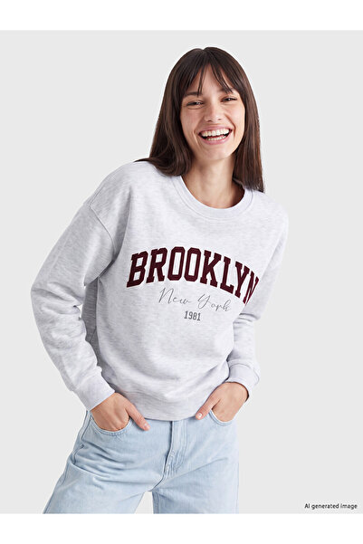 LC Waikiki سويت شيرت نسائي مطبوع عليه I Brooklyn من Freezen Store