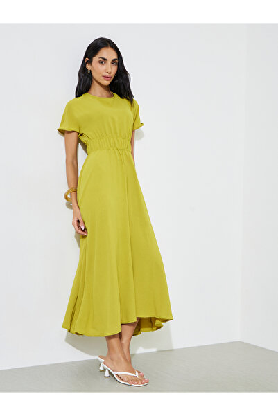 Styli Green Solid Ruched Detail A-Line Midi Dress