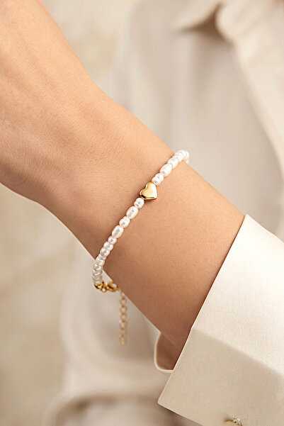 Elika Silver Heart Detailed Gold Bracelet with Pearls