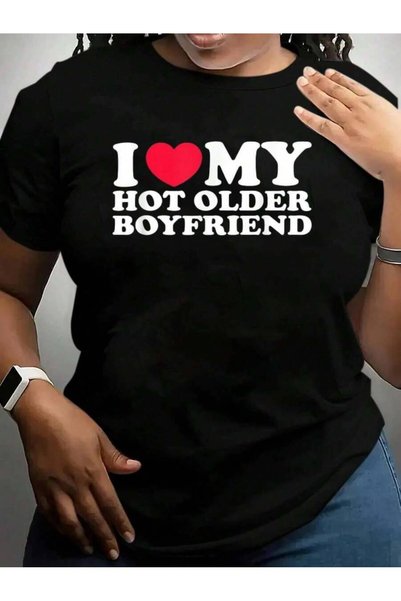 2BIR تي شيرت أسود مطبوع عليه عبارة "I Love My Hot Older Boyfriend Funny Husband Cruise Vacation Trip"