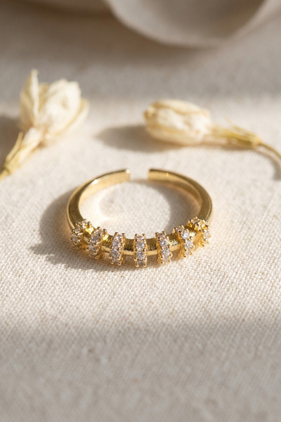 Generic Brand Zircon Stone Gold Color Vintage Women's Ring