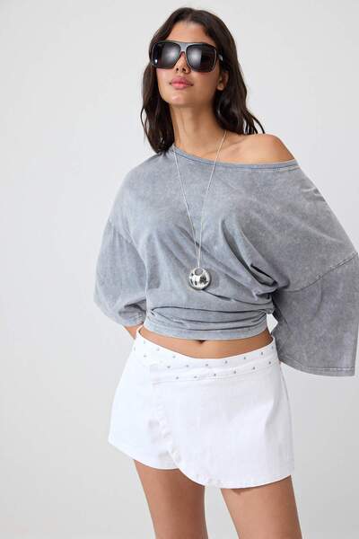 Trendyol Collection White Trok Detailed Extra Short Asymmetrical Denim Shorts...