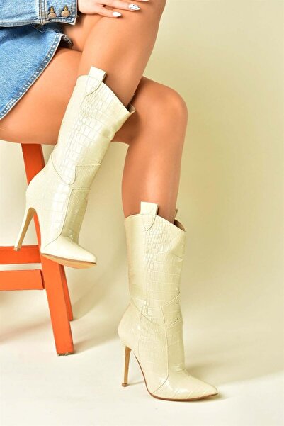 Fox Shoes Bej Kroko Baskı Yüksek İnce Topuklu Kadın Bot N372677511