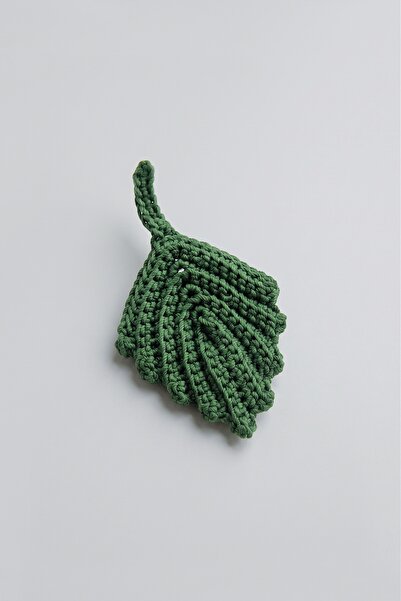 Milleniva Leaf Bag Ornament Green Hand Knitted Charm