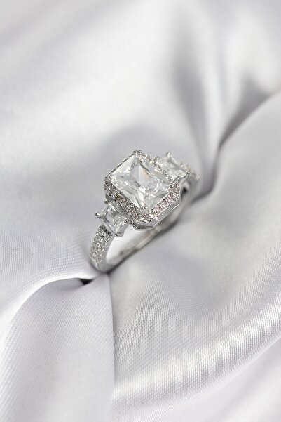 Inure Jewelry خاتم نسائي مربع الشكل من الفضة اللونية مرصع بحجر الزركون وحجر واحد