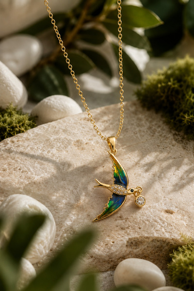 Sylvera Shop Kırlangıç Figürlü Taşlı Zarif Çelik Kolye (Gold Renk)