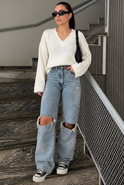 Madmext Ecru V-Neck Knitwear Women's Sweater Mg2501