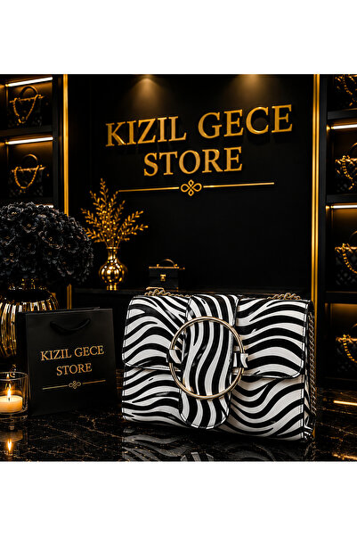 KIZIL GECE حقيبة كتف ذهبية بسلسلة وإبزيم ذهبي